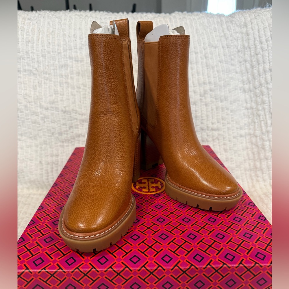 Tory Burch Carson Lug 70MM Bootie Toasted Caramel Size 6